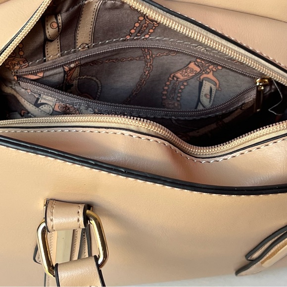 La Terre Vegan Leather Tan Handbag with Crossbody strap Fashion Purse - Picture 9 of 10